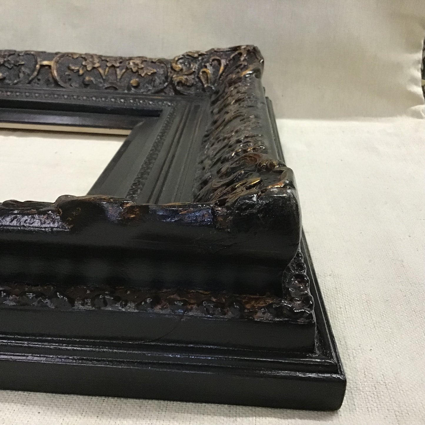 740-Tg Bk Black 08x10